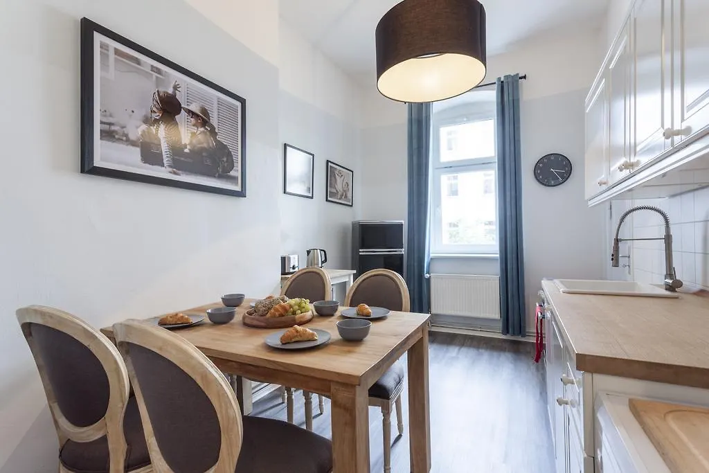 The Paul, Cozy 3 Bed Room Apartment In Prenzlauer Berg Up To 7Ppl Berlin 0*,
