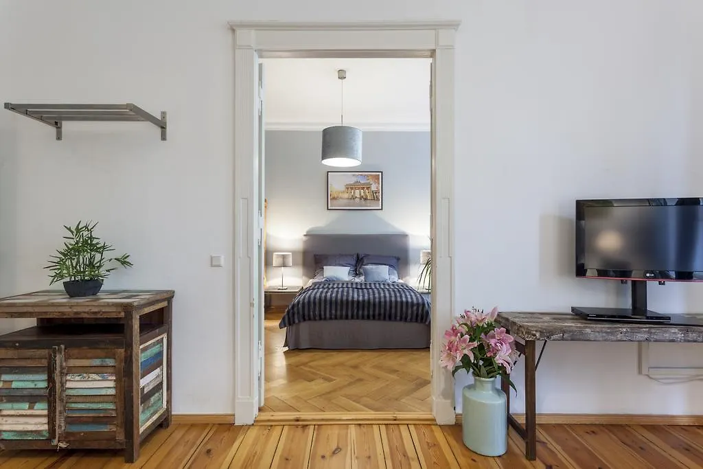 The Paul, Cozy 3 Bed Room Apartment In Prenzlauer Berg Up To 7Ppl Berlin 0*,  Germany